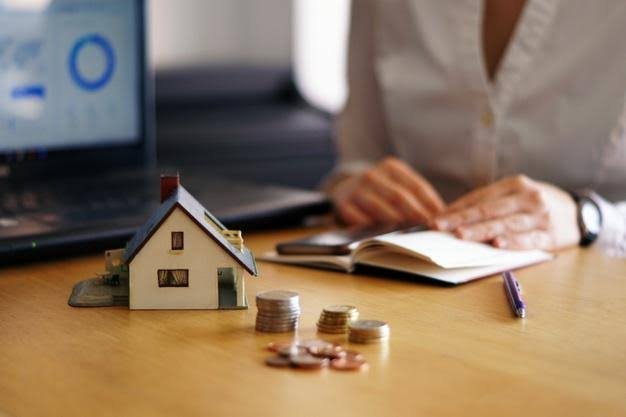 Smart Ways to Cut Household Expenses Every Month